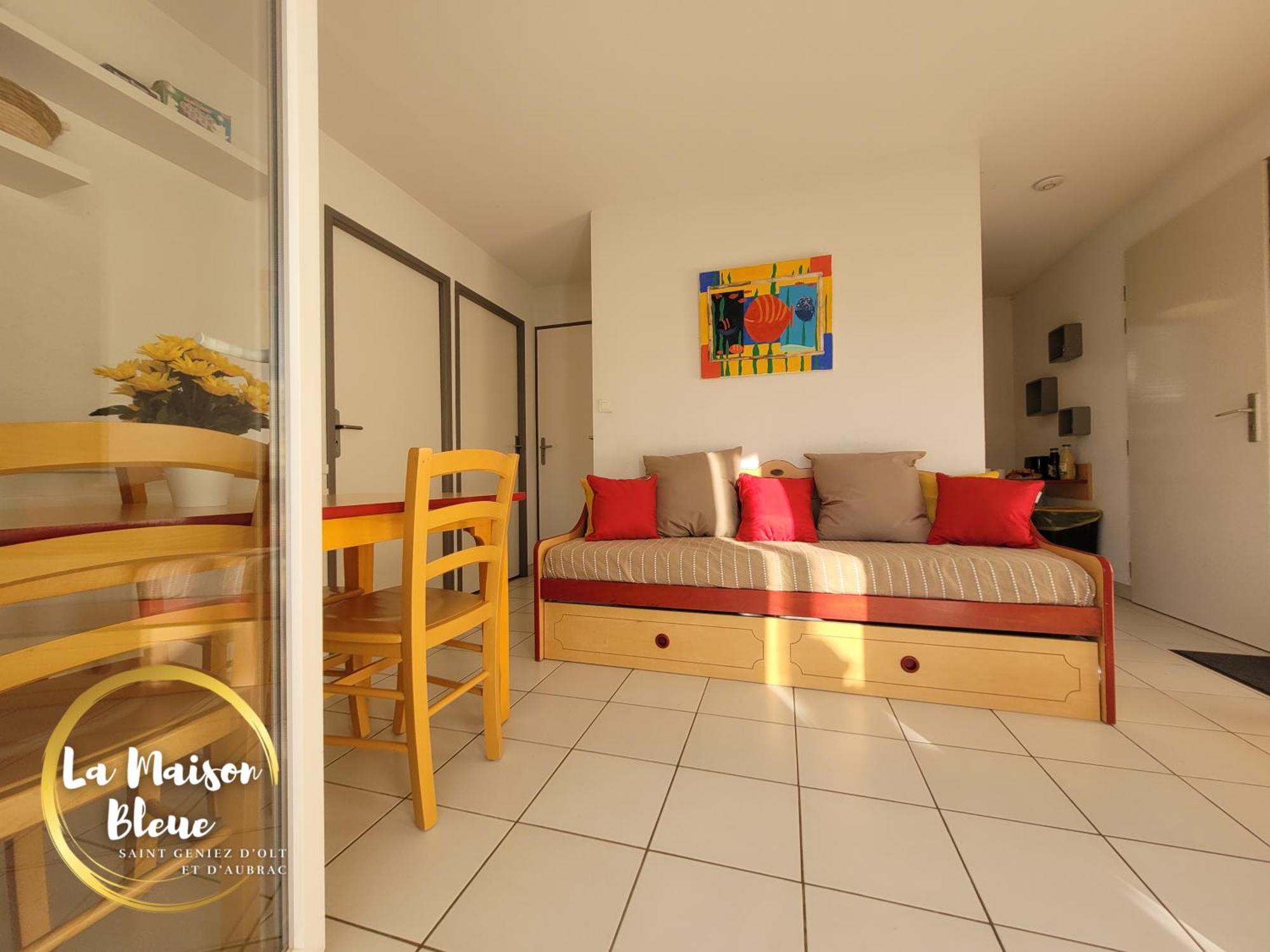 Saint-Geniez-dʼOlt La Maison Bleue, Village Vacances, Piscine, Parking מראה חיצוני תמונה