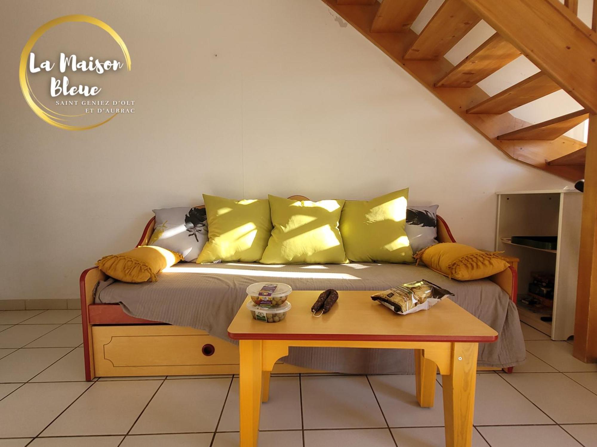 Saint-Geniez-dʼOlt La Maison Bleue, Village Vacances, Piscine, Parking מראה חיצוני תמונה