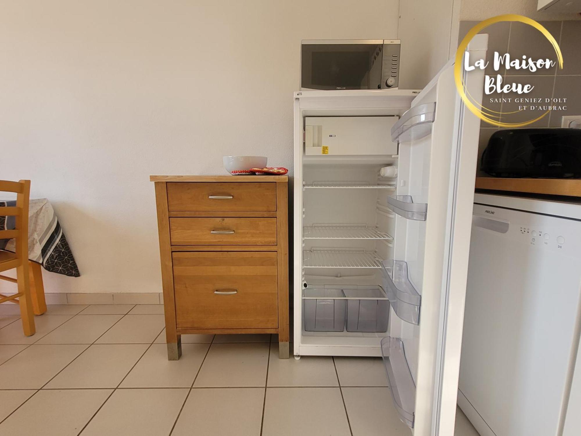 Saint-Geniez-dʼOlt La Maison Bleue, Village Vacances, Piscine, Parking מראה חיצוני תמונה