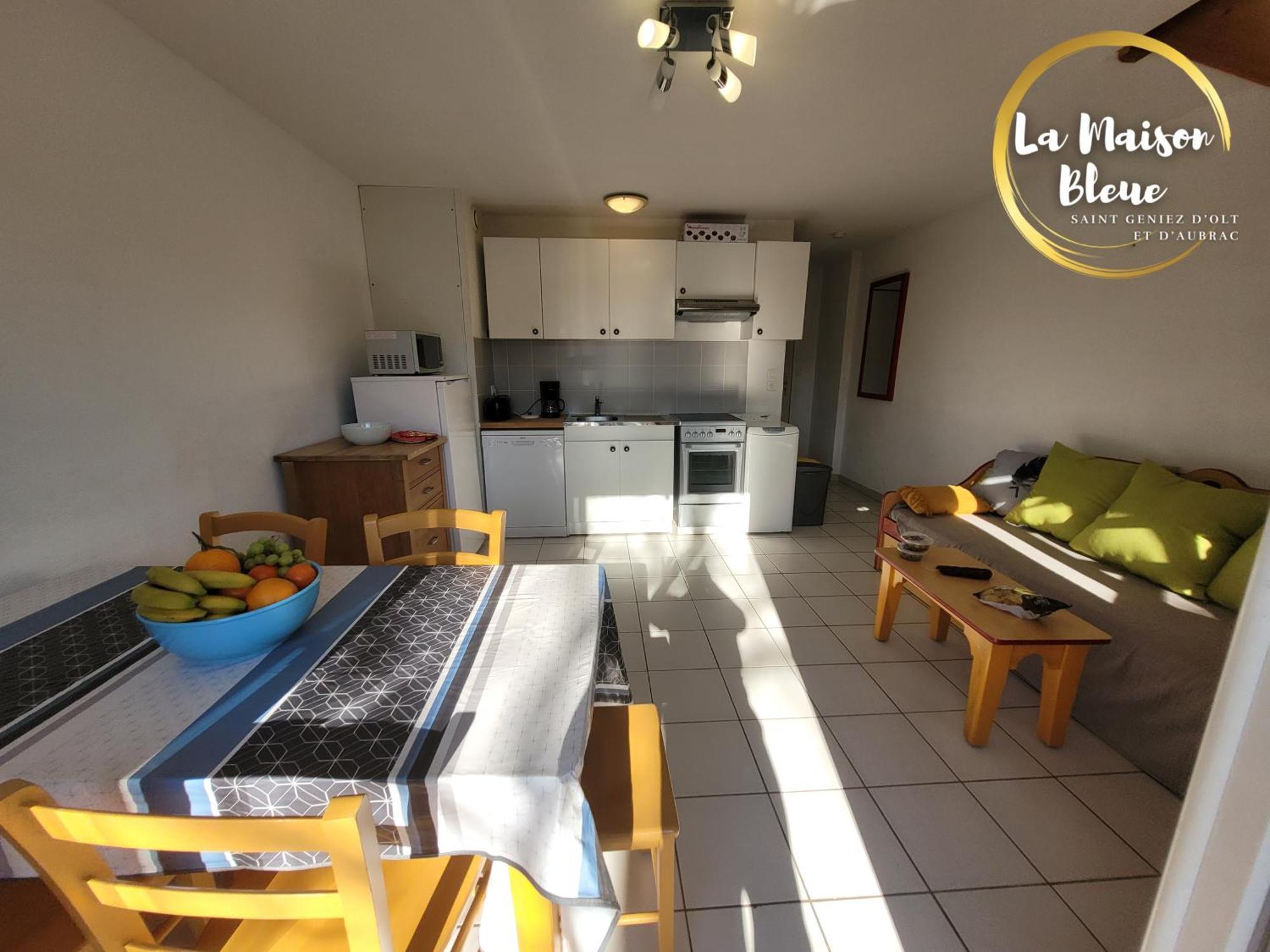 Saint-Geniez-dʼOlt La Maison Bleue, Village Vacances, Piscine, Parking מראה חיצוני תמונה