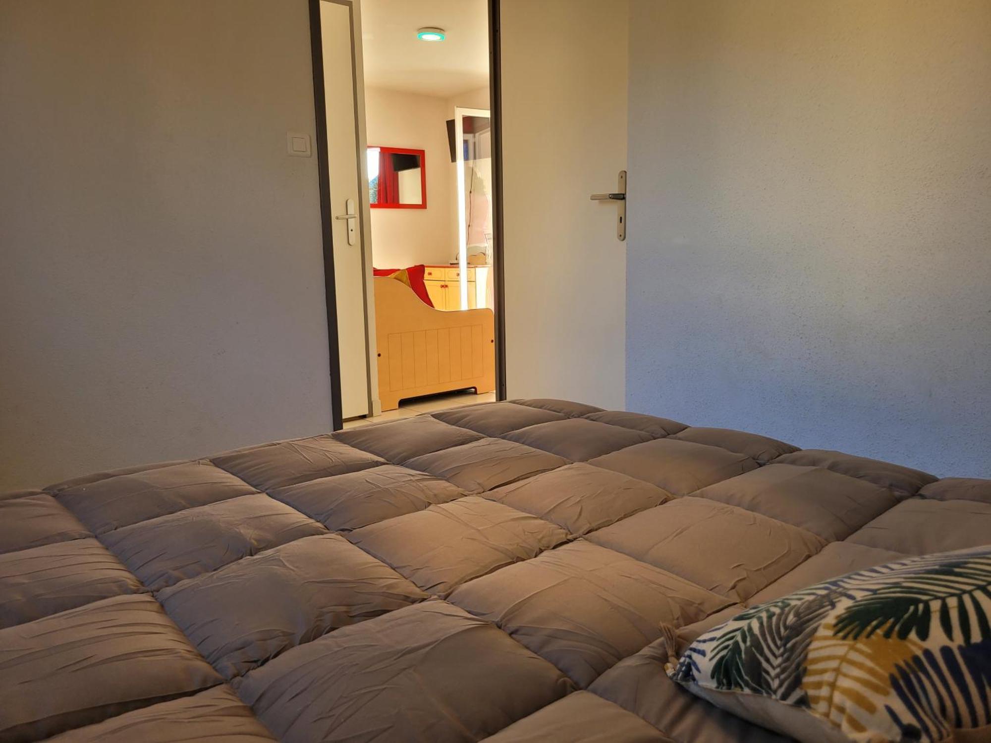 Saint-Geniez-dʼOlt La Maison Bleue, Village Vacances, Piscine, Parking מראה חיצוני תמונה